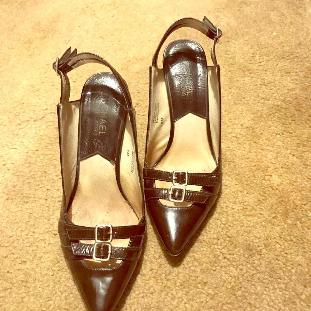 Ladies Brown Patent heel.